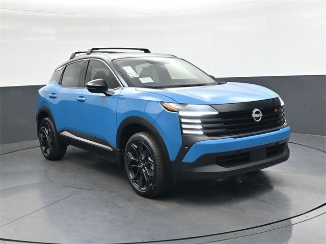 2026 Nissan Kicks SR photo 2