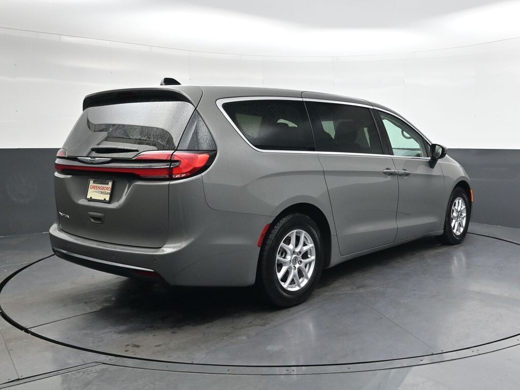 Used 2023 Chrysler Pacifica Touring L Van Passenger Van