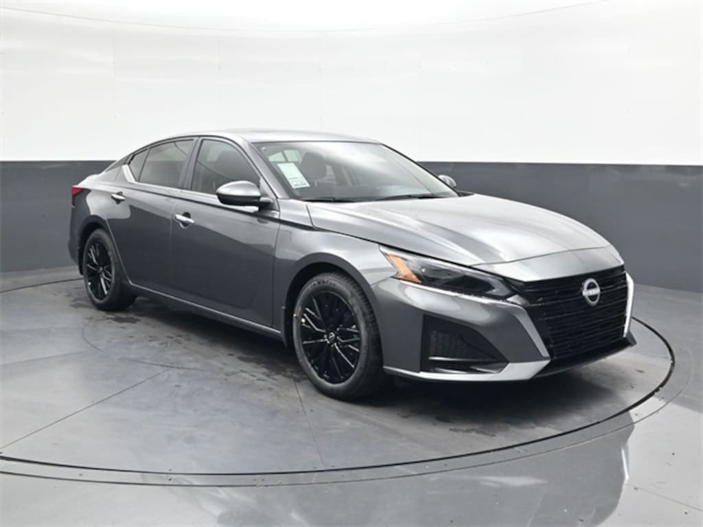 New 2025 Nissan Altima SV Sedan