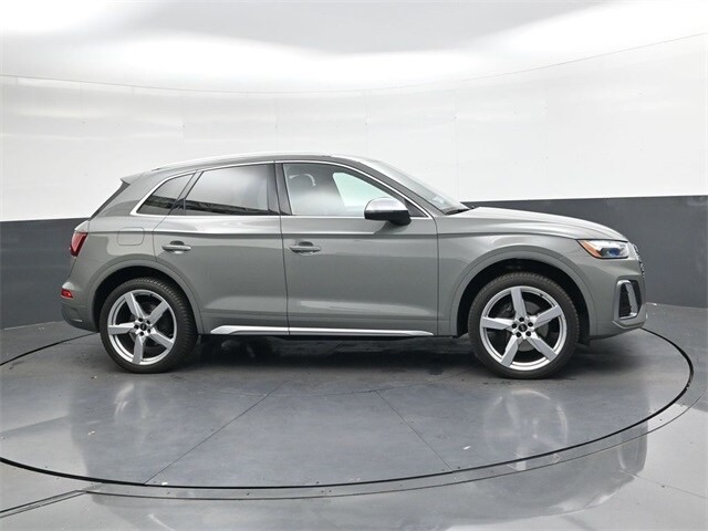2022 Audi SQ5 Premium Plus photo 2