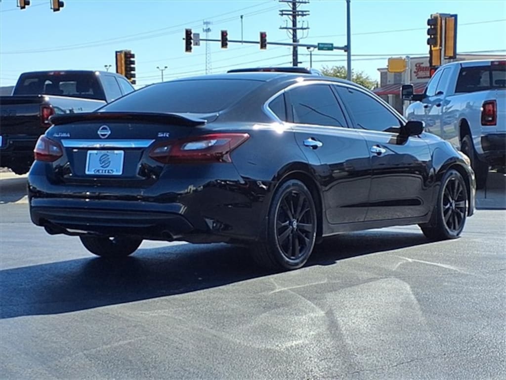 Used 2017 Nissan Altima 2.5 SR Sedan