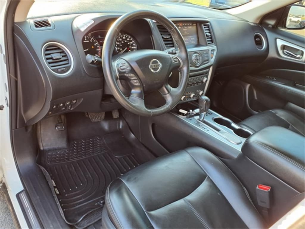 Used 2017 Nissan Pathfinder SL SUV