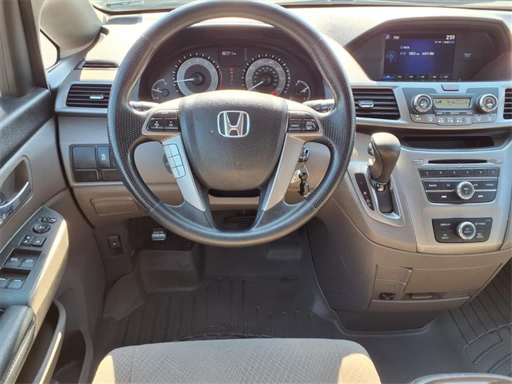 Used 2016 Honda Odyssey LX Minivan/Van
