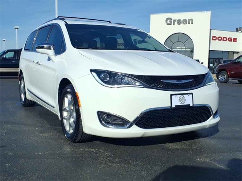 Used 2019 Chrysler Pacifica Limited Minivan/Van