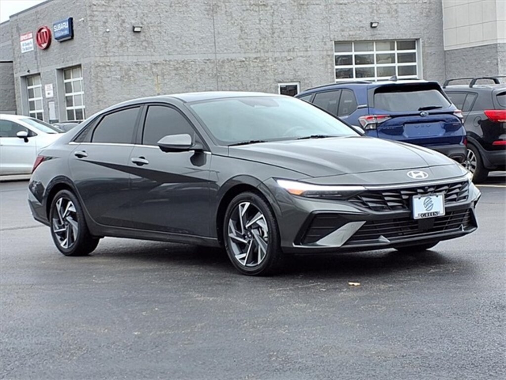 Used 2024 Hyundai Elantra Limited Sedan