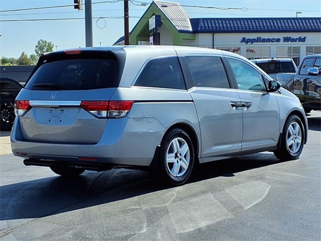 Used 2016 Honda Odyssey LX Minivan/Van