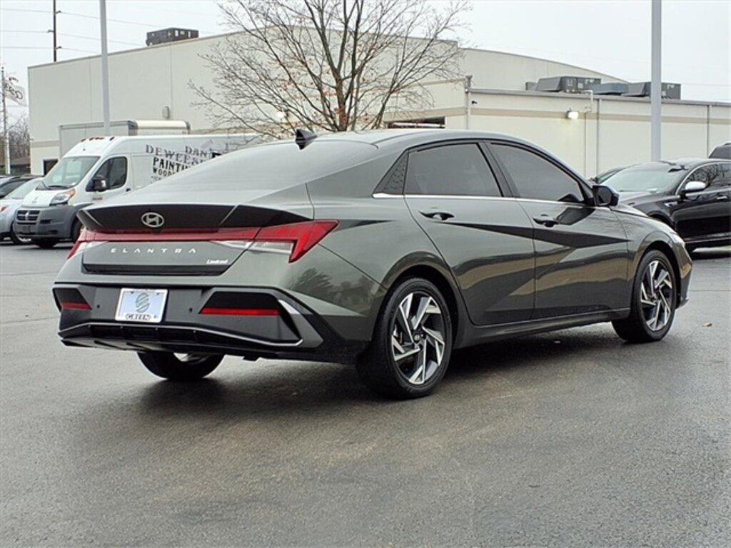 Used 2024 Hyundai Elantra Limited Sedan
