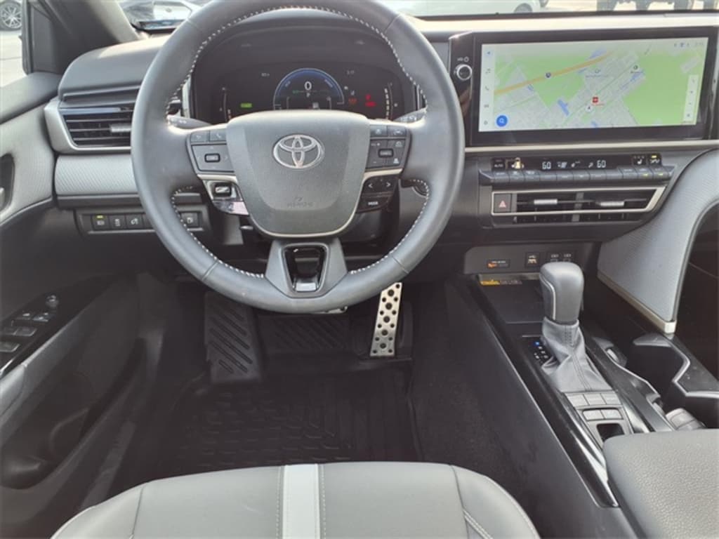 Used 2025 Toyota Camry SE Sedan