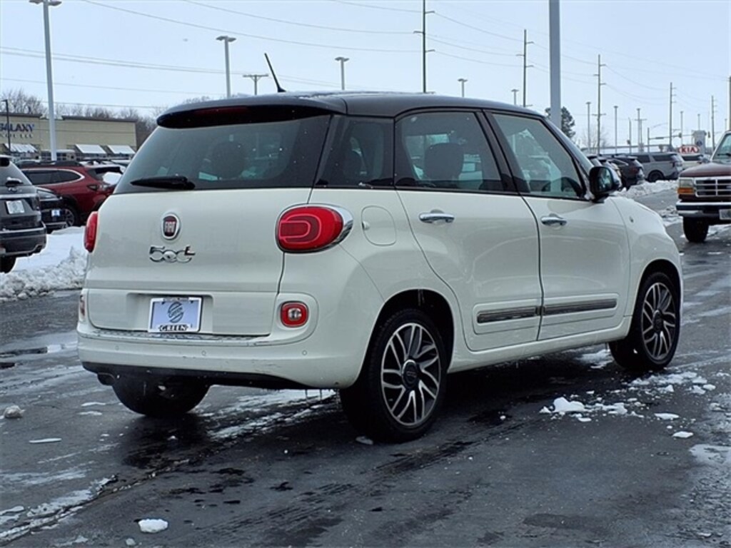 Used 2015 FIAT 500L Lounge Hatchback