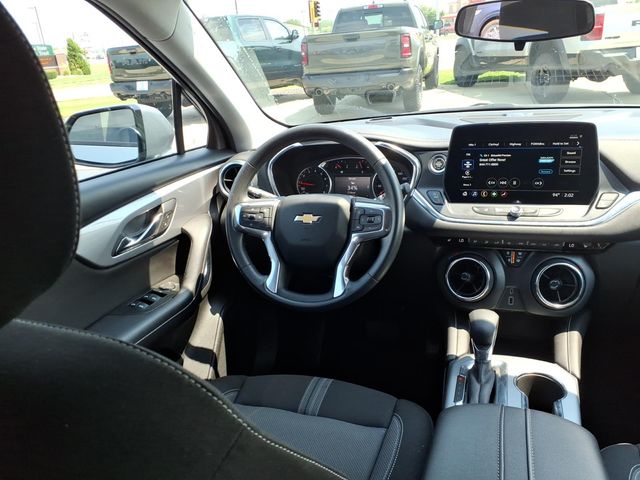 Photo 8