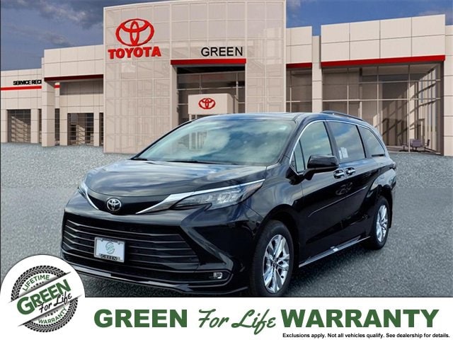 2026 Toyota Sienna XLE's photo