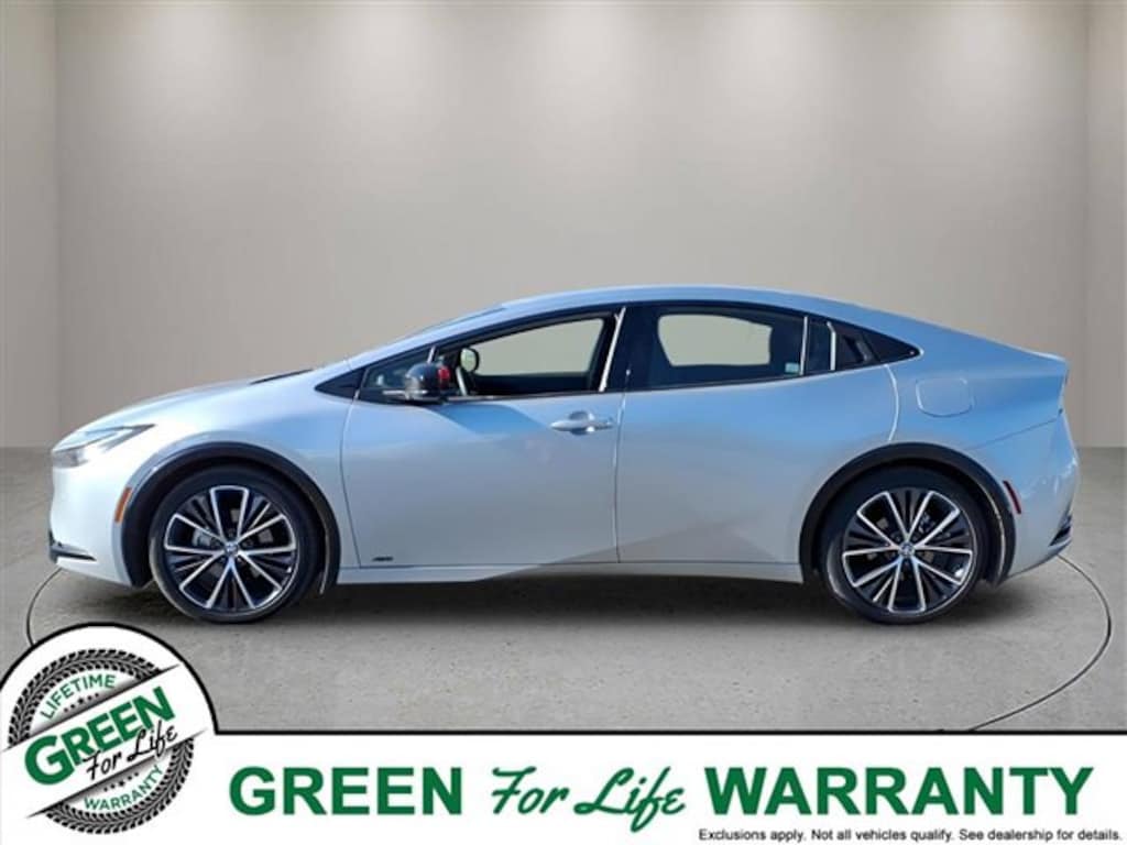 Used 2023 Toyota Prius XLE AWD w/ Leather Hatchback