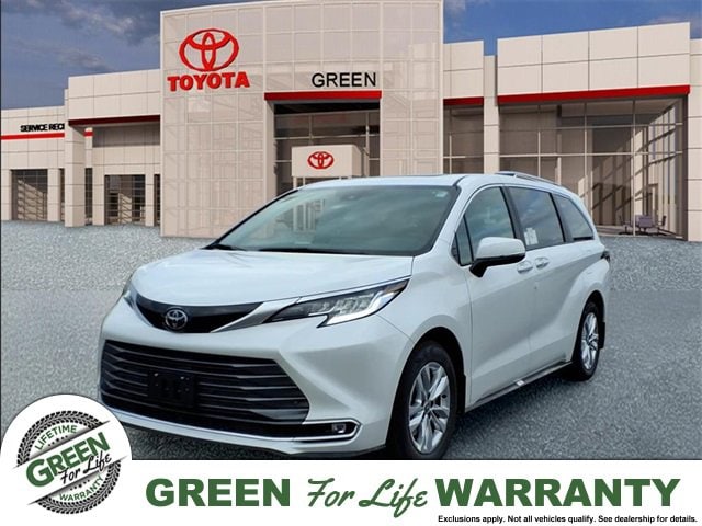 2026 Toyota Sienna Limited's photo