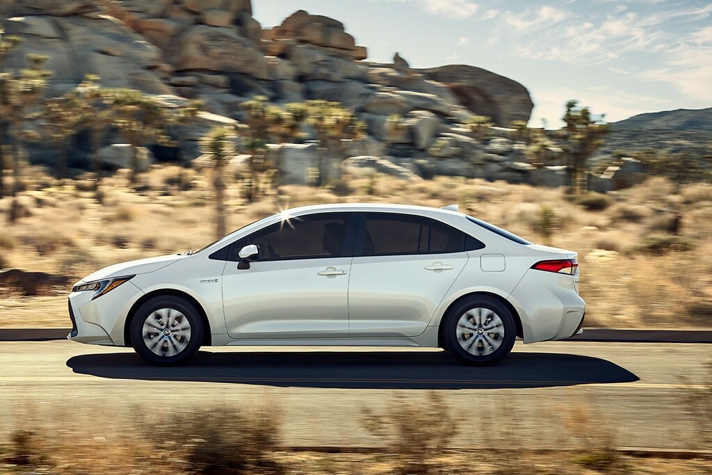 2020 Toyota Corolla Driving near Springfield, IL