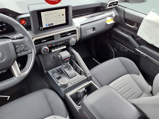 2025 Toyota Tacoma TRD Sport - Photo 9