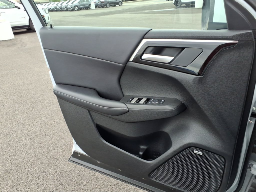 2025 Mitsubishi Outlander SE - Photo 15