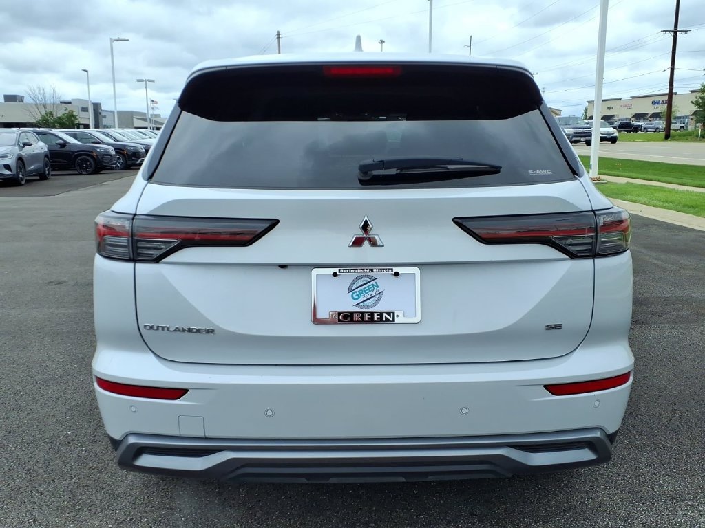 2025 Mitsubishi Outlander SE - Photo 20