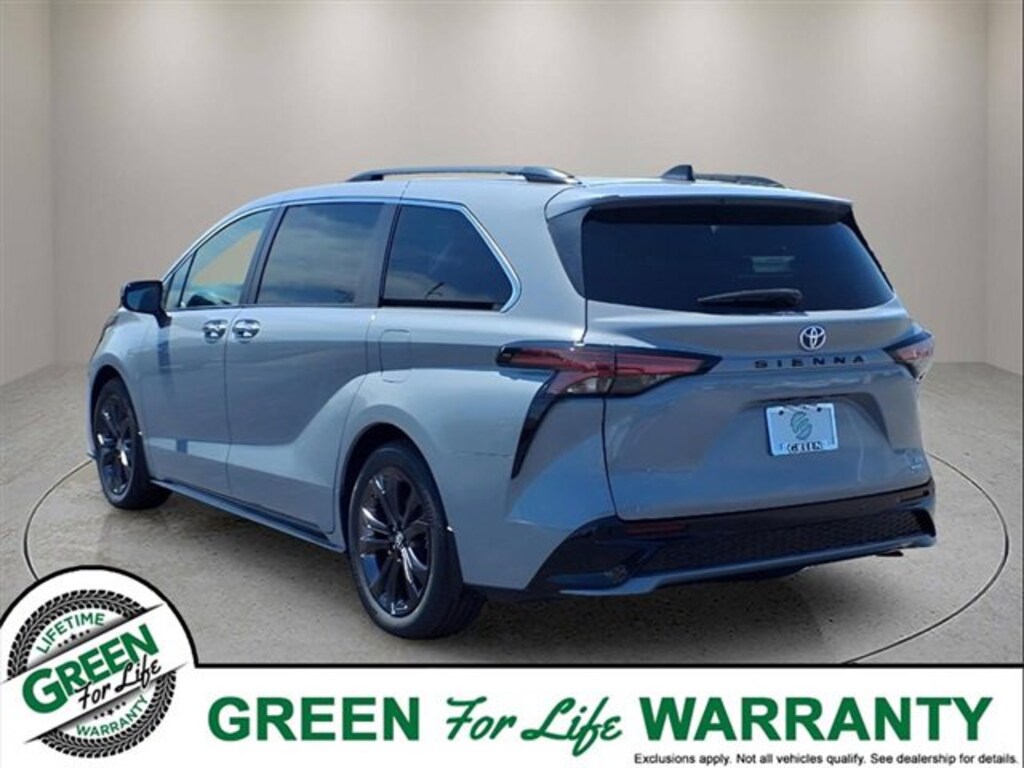 Used 2023 Toyota Sienna XSE w/ Leather, Sunroof & Nav Passenger Van