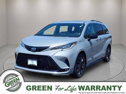 2023 Toyota Sienna XSE w/ Leather, Sunroof & Nav Passenger Van