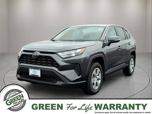 2023 Toyota RAV4 LE's photo