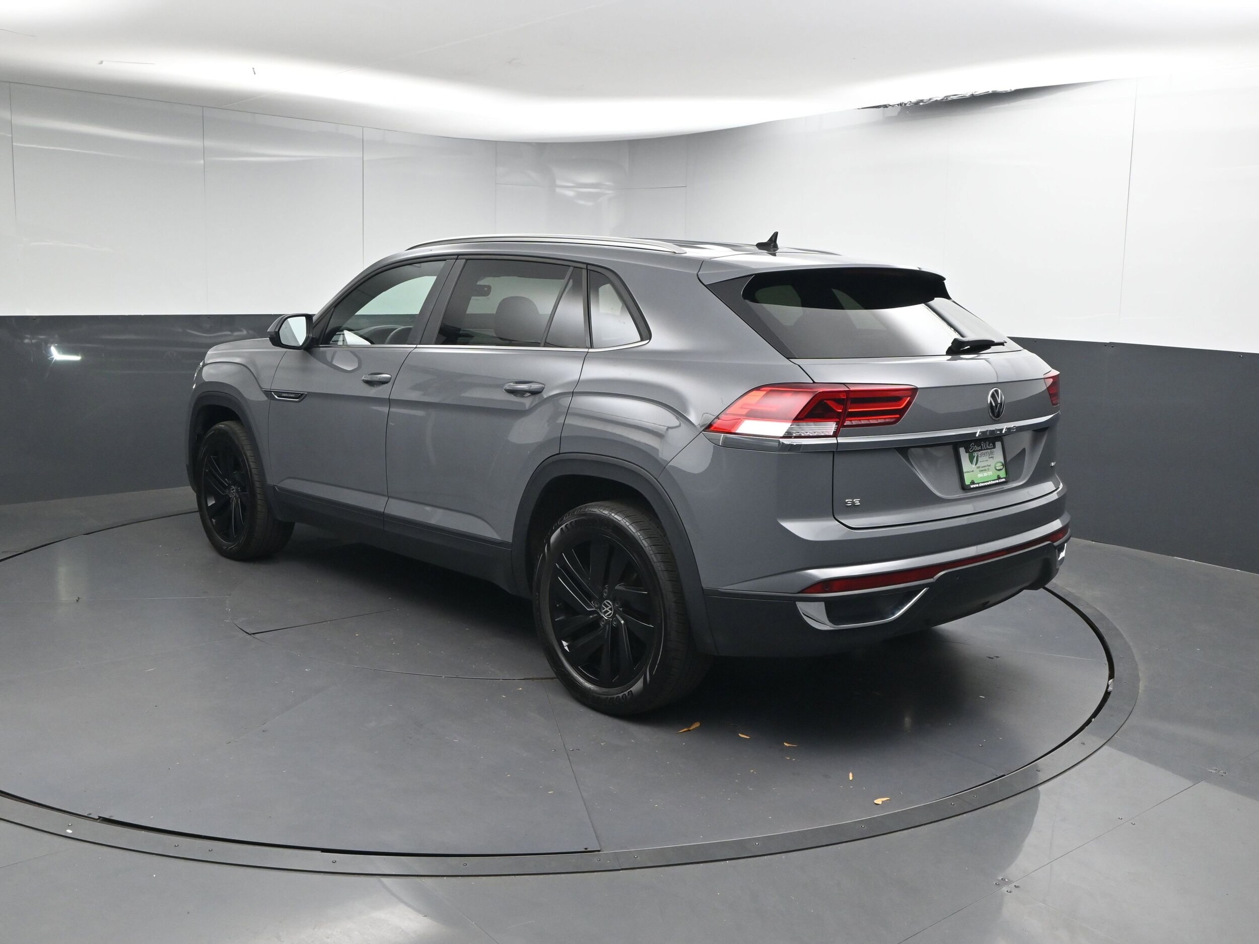 2023 Volkswagen Atlas Cross Sport SE Technology photo 2