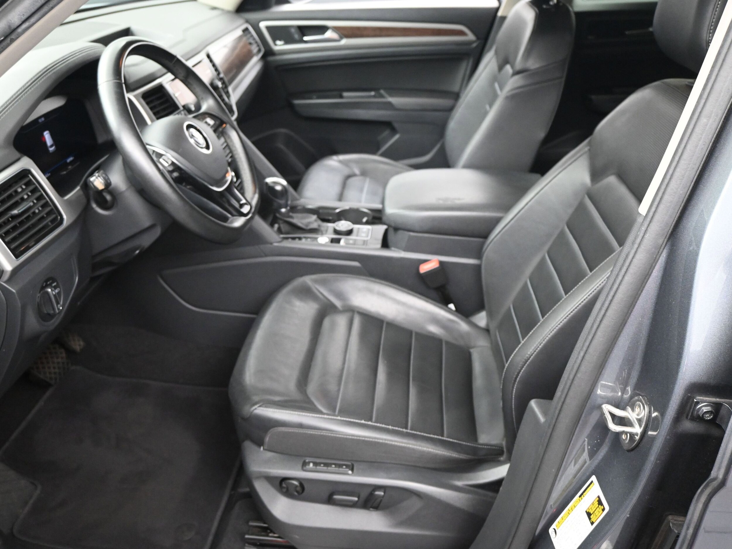 2019 Volkswagen Atlas V6 SEL Premium photo 4