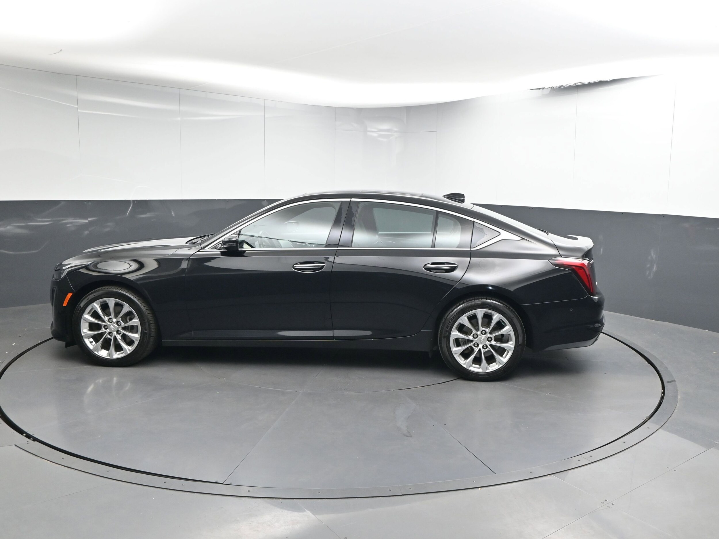 2020 Cadillac CT5 Premium Luxury photo 2