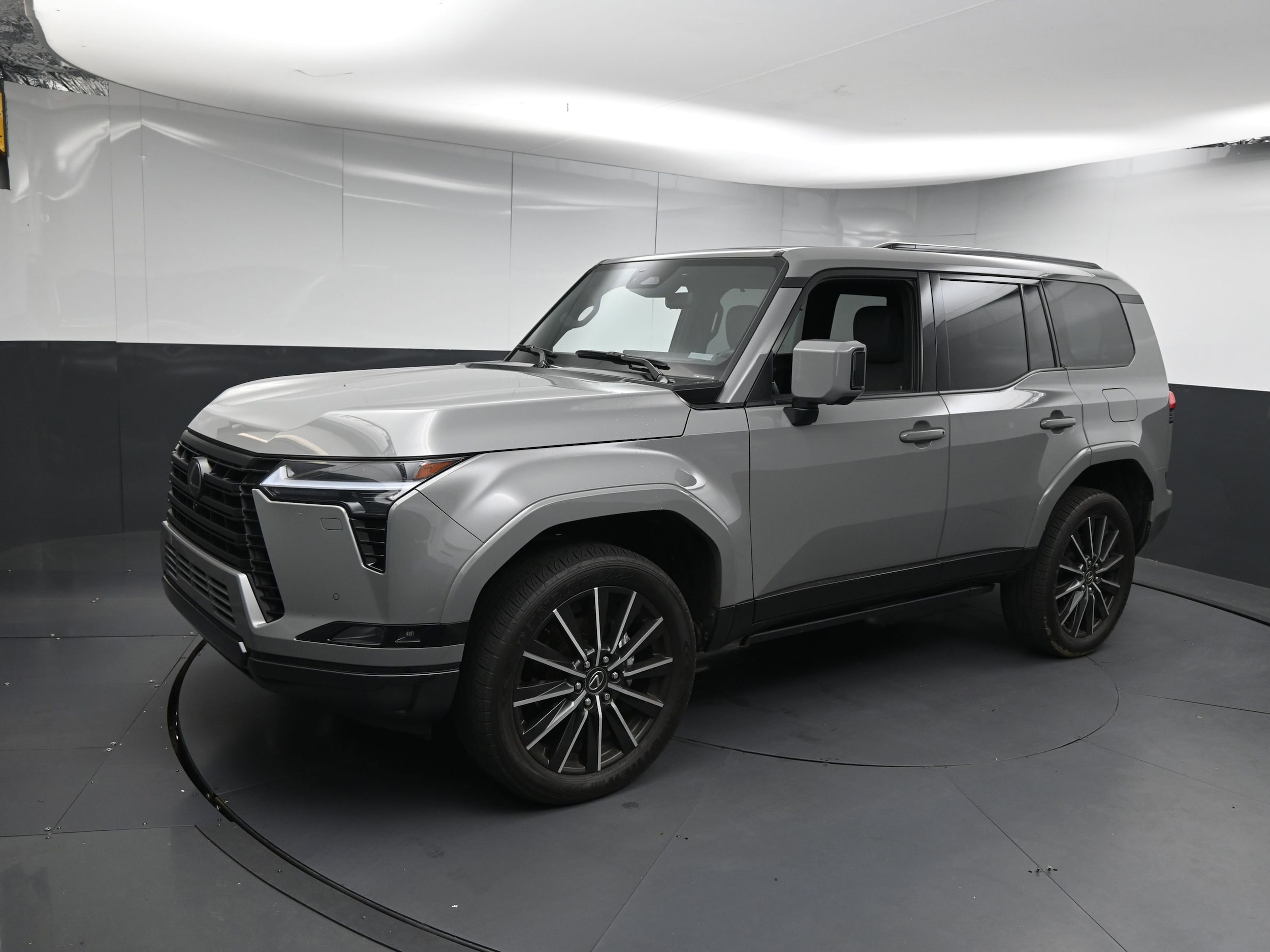 2024 Lexus GX Luxury's photo