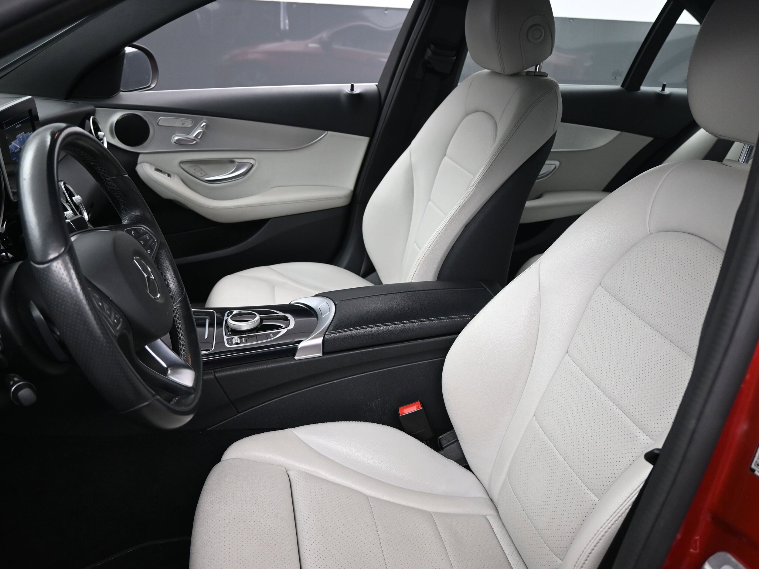 2018 Mercedes Benz C 300 Sedan photo 3