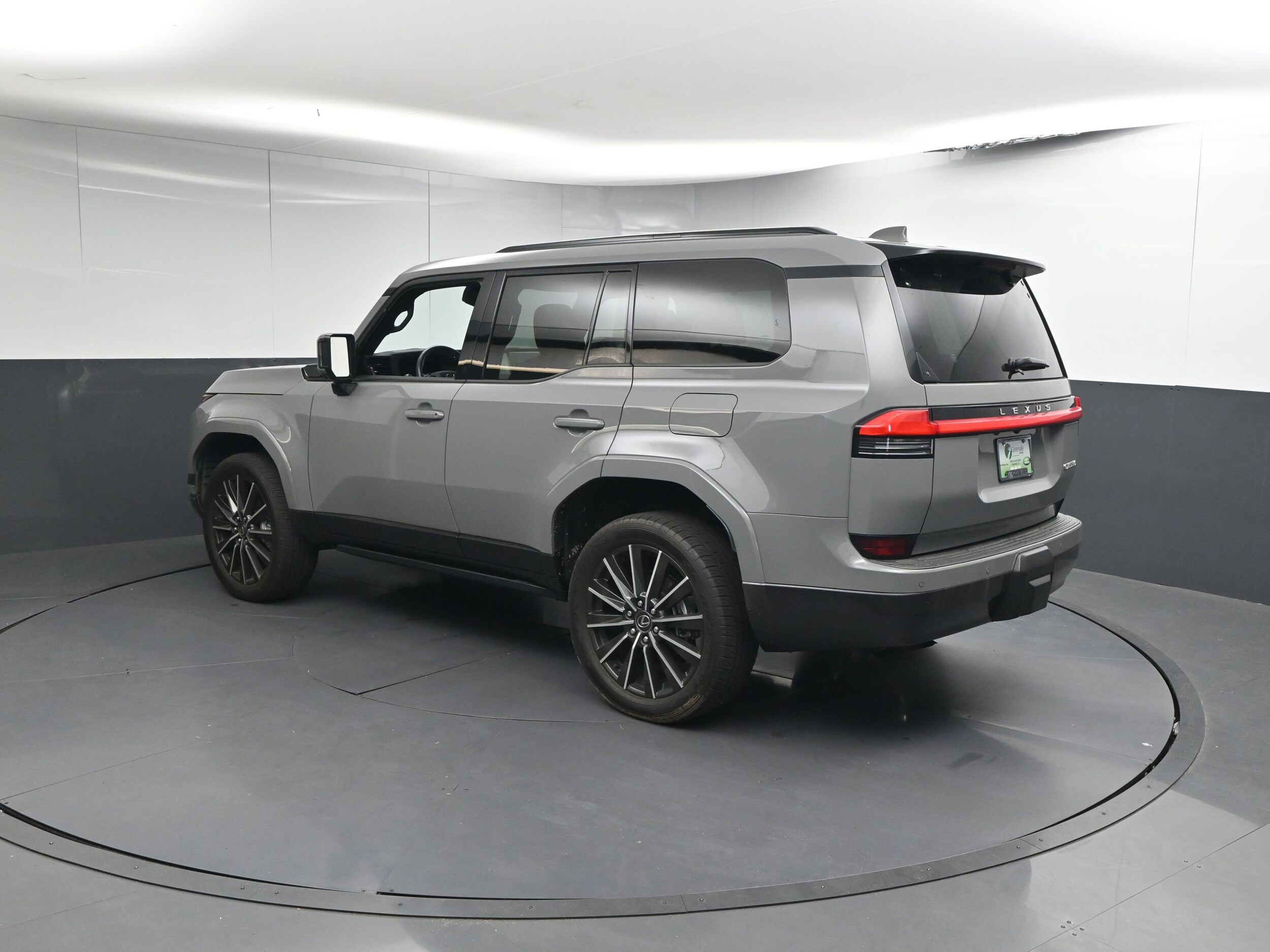 2024 Lexus GX 550 Luxury photo 3