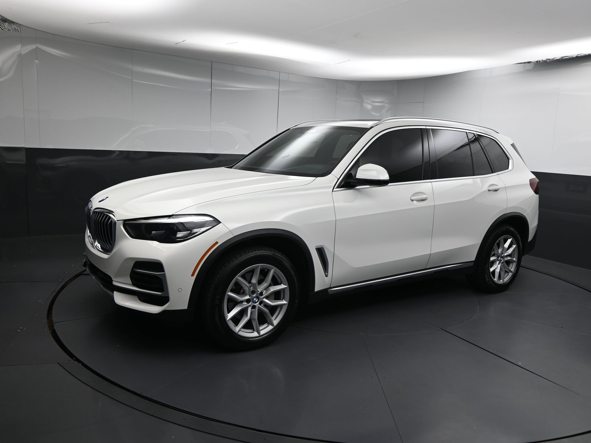 2022 BMW X5 40i's photo
