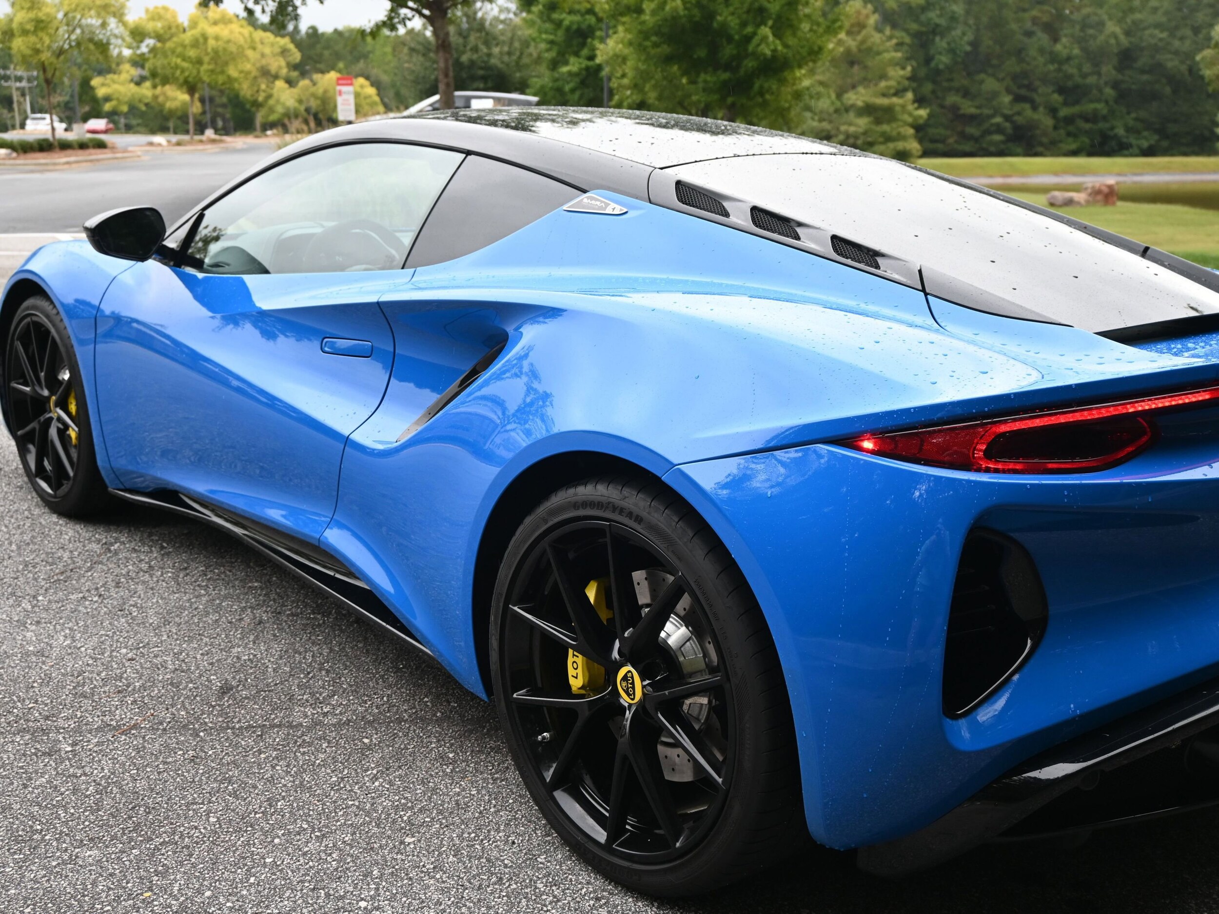 2024 Lotus Emira First Edition photo 4