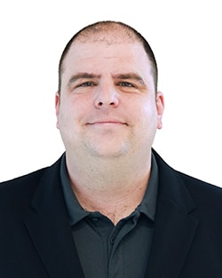Staff member Steve Saunders from ID_87721172c18f