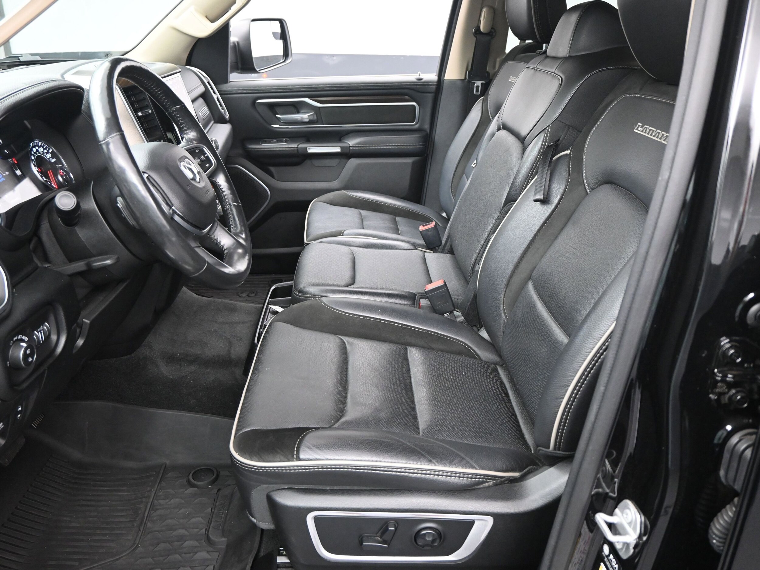 2021 Ram 1500 Laramie photo 4