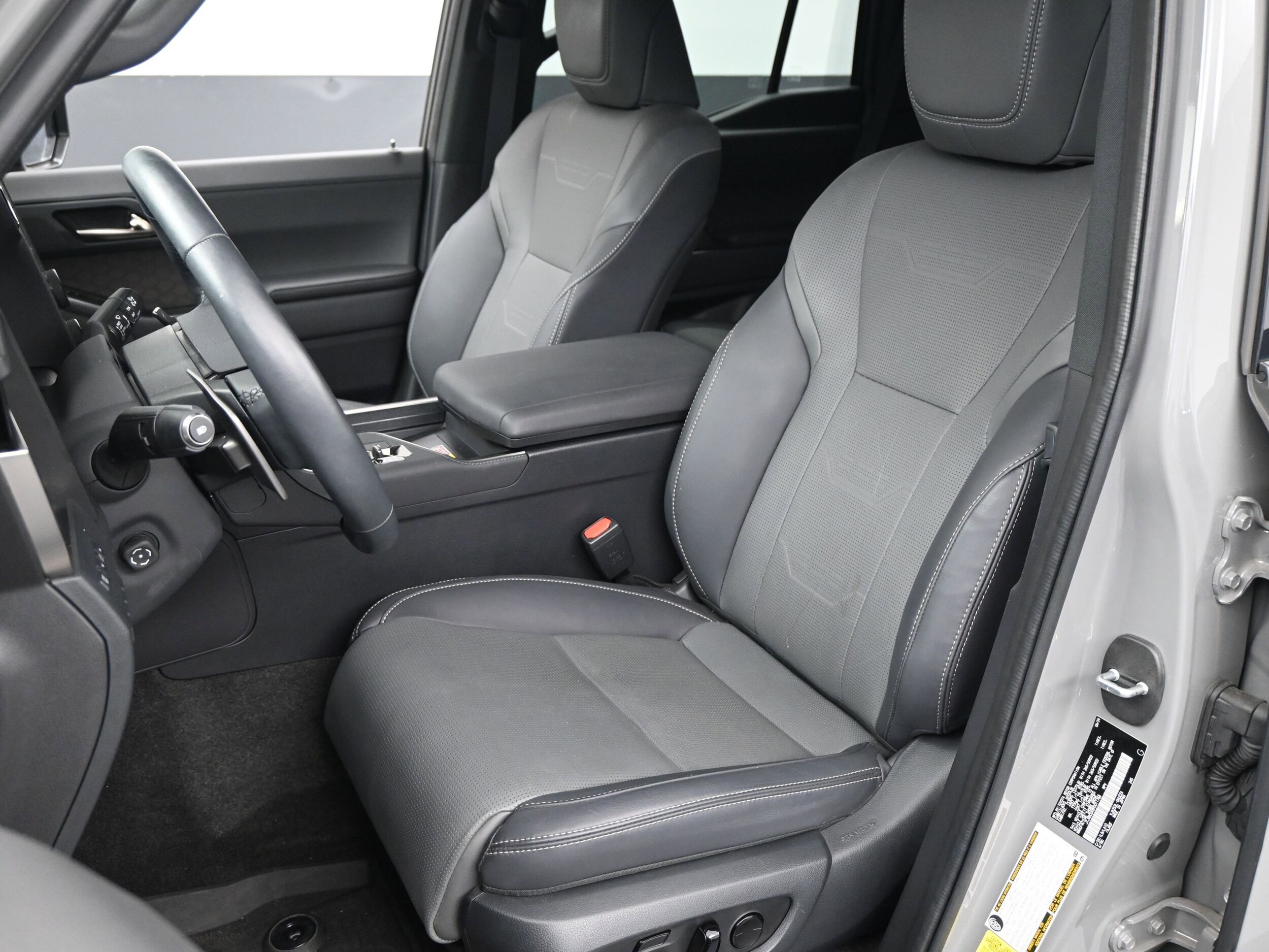 2024 Lexus GX 550 Luxury photo 4