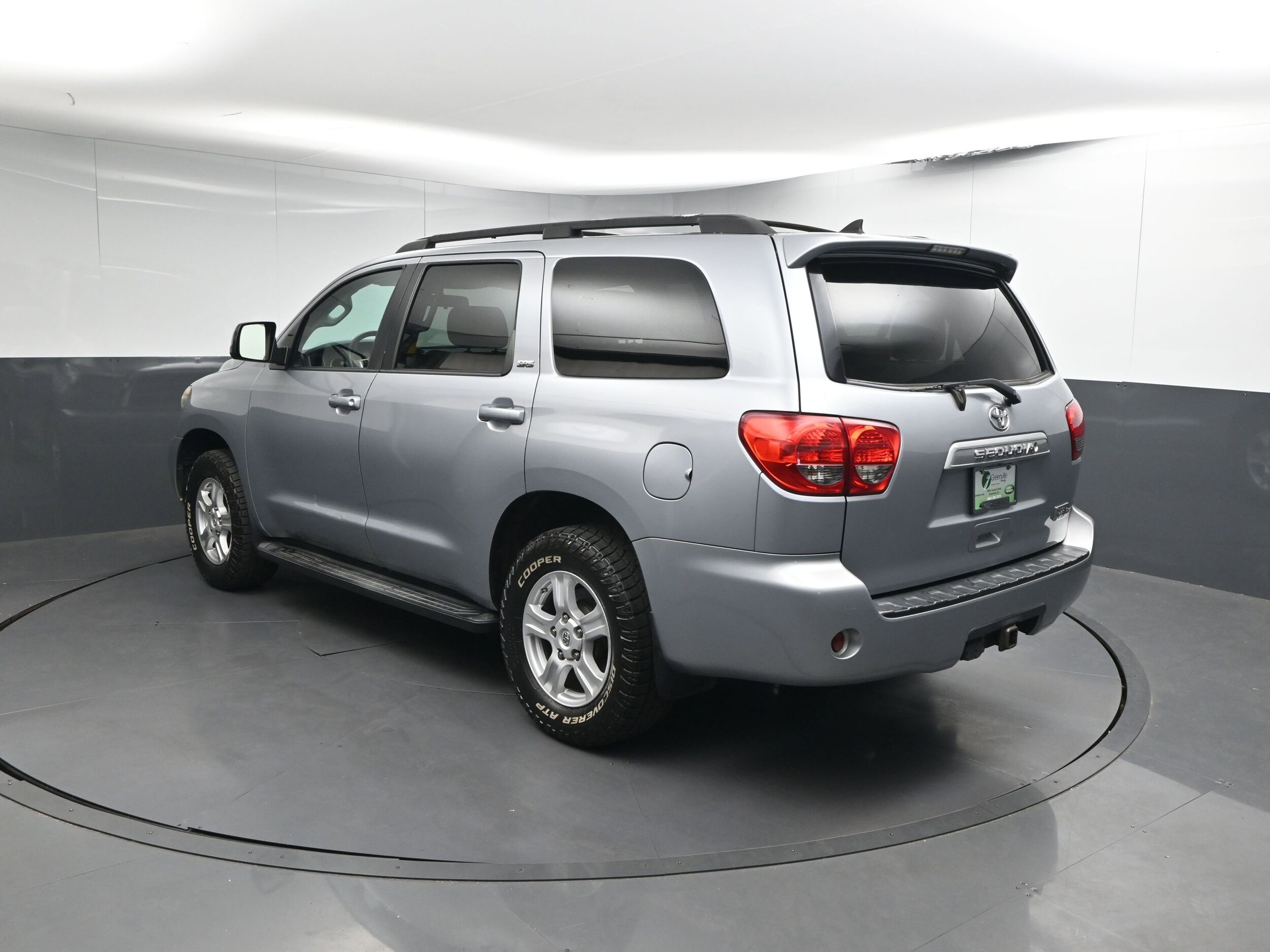 2015 Toyota Sequoia SR5 photo 3