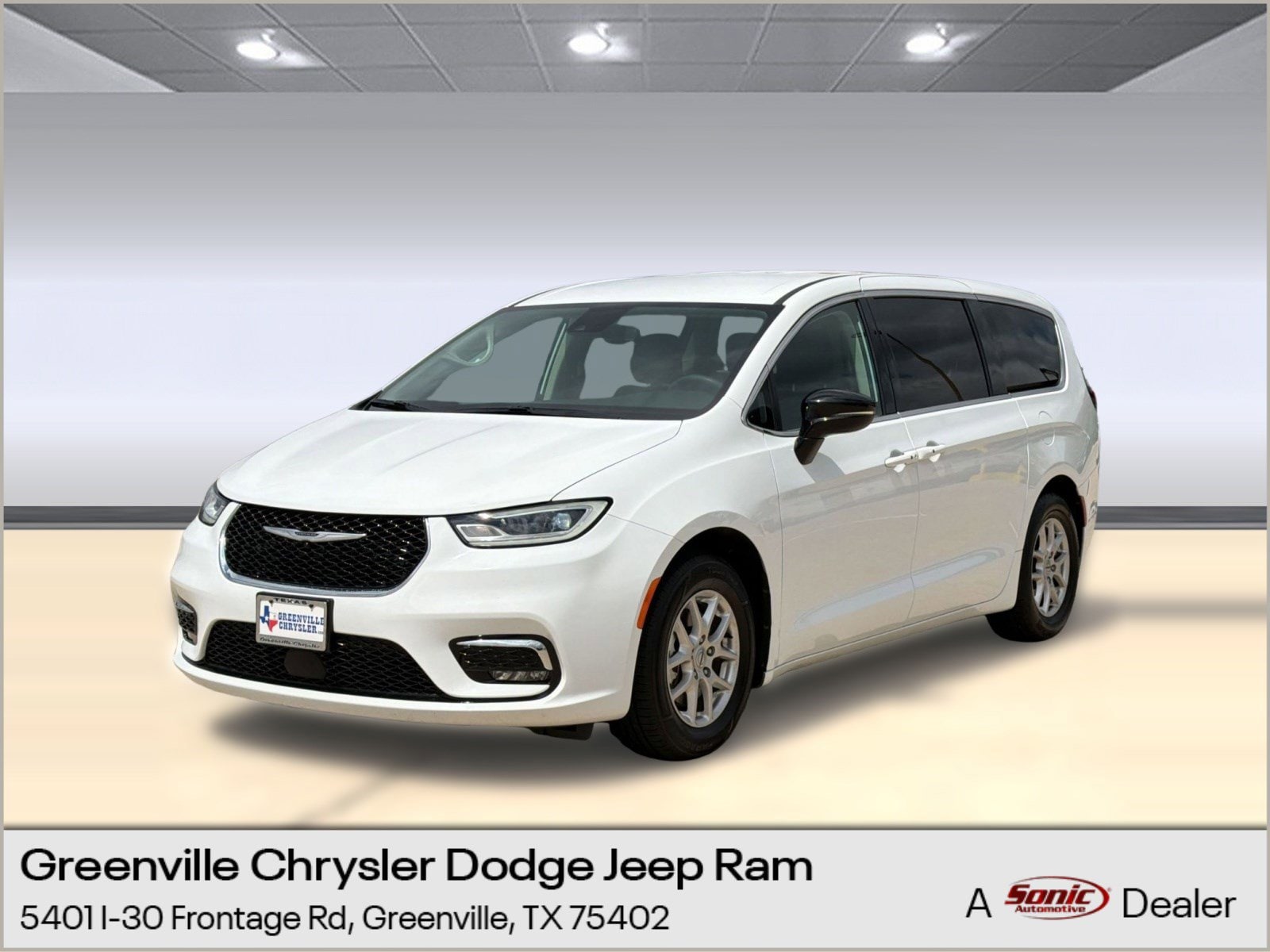 2024 Chrysler Pacifica Touring L's photo