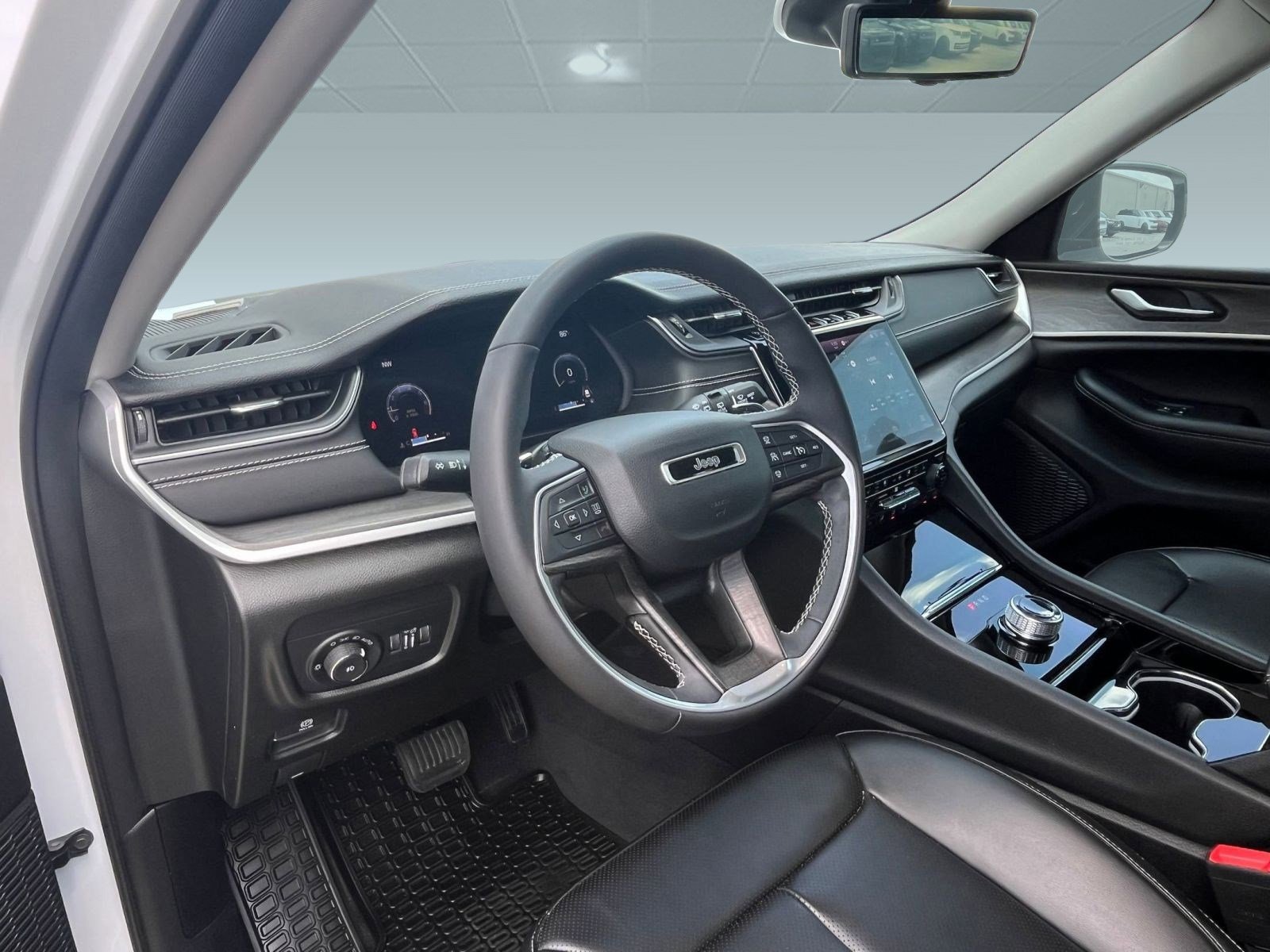 2023 Jeep Grand Cherokee Limited photo 4