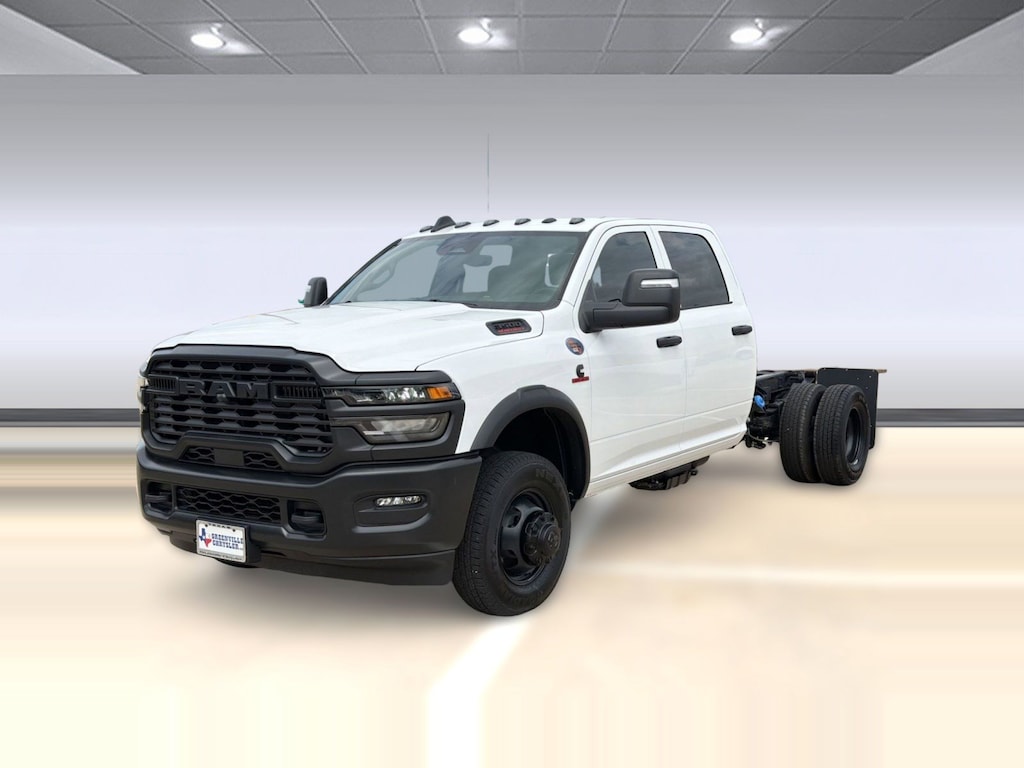 New 2026 Ram 3500 Chassis Cab TRADESMAN CREW 4X4 60' CA Pickup