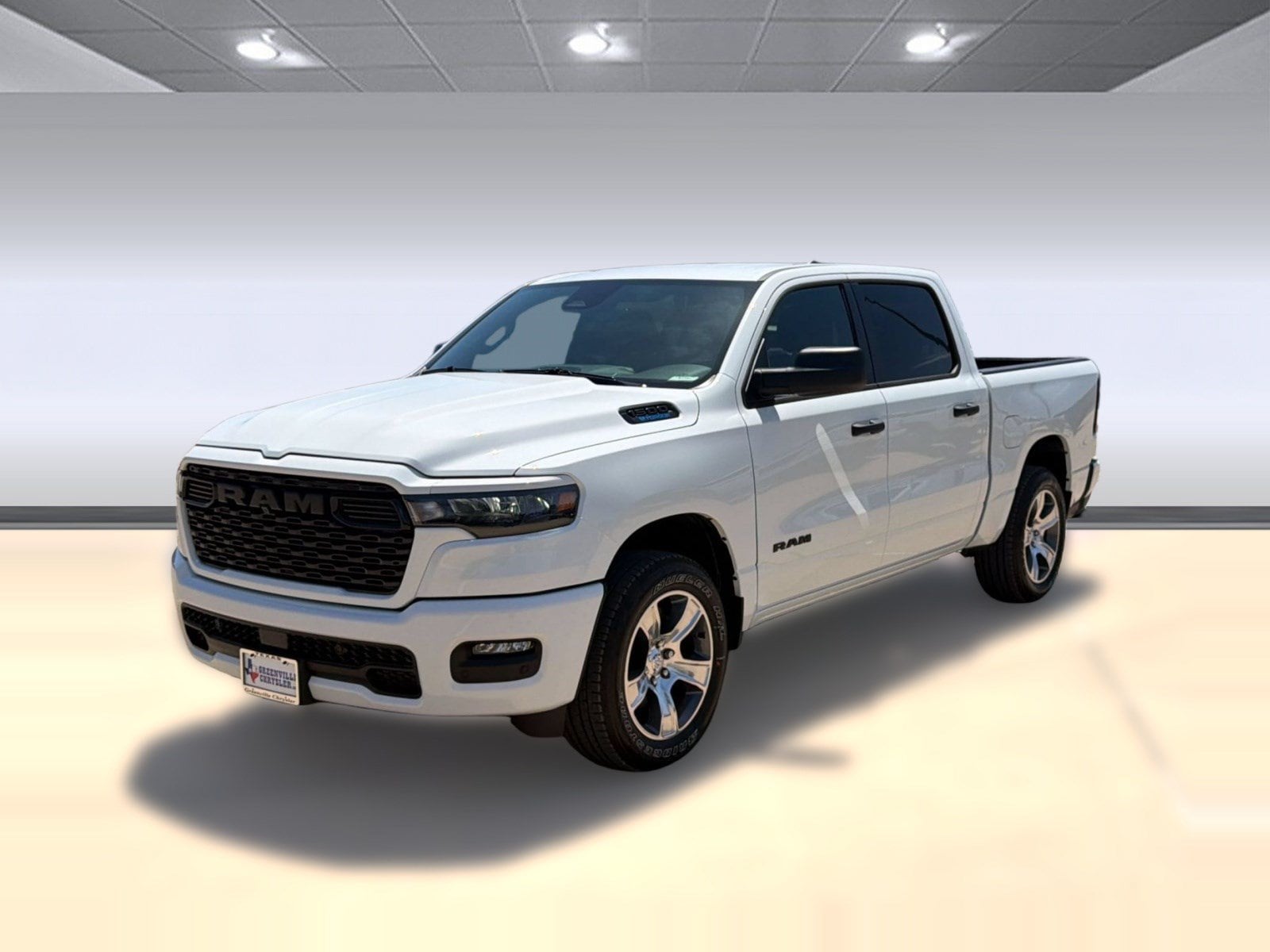 New 2026 Ram 1500 EXPRESS CREW CAB 4X4 5'7 BOX