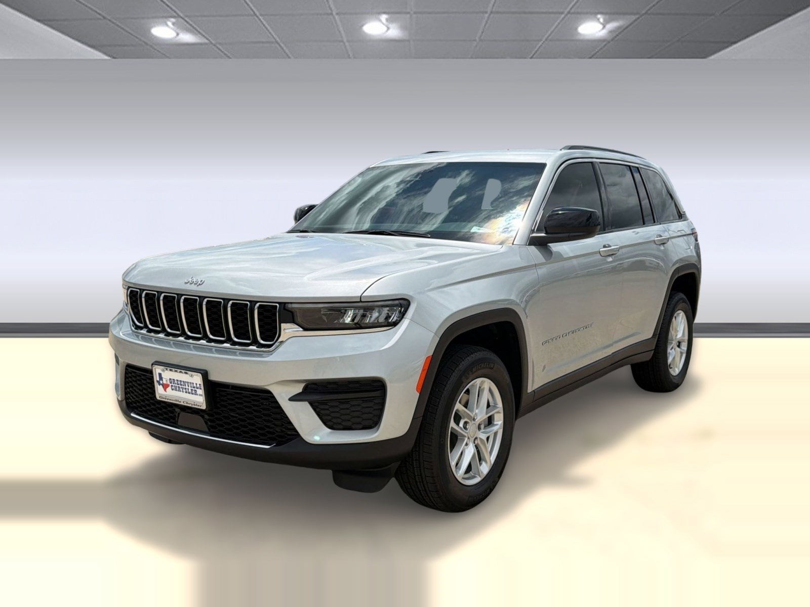 New 2026 Jeep Grand Cherokee LAREDO 4X2