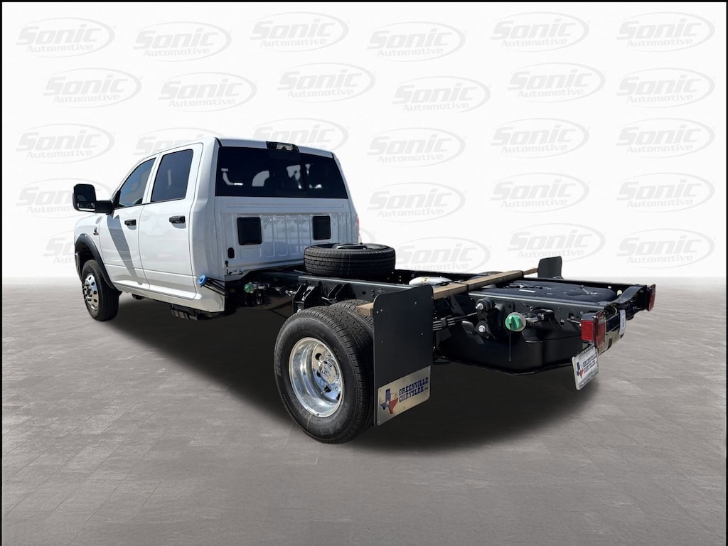 New 2025 Ram 3500 Chassis Cab 3500 TRADESMAN CREW CAB CHASSIS 4X4 60' CA Pickup