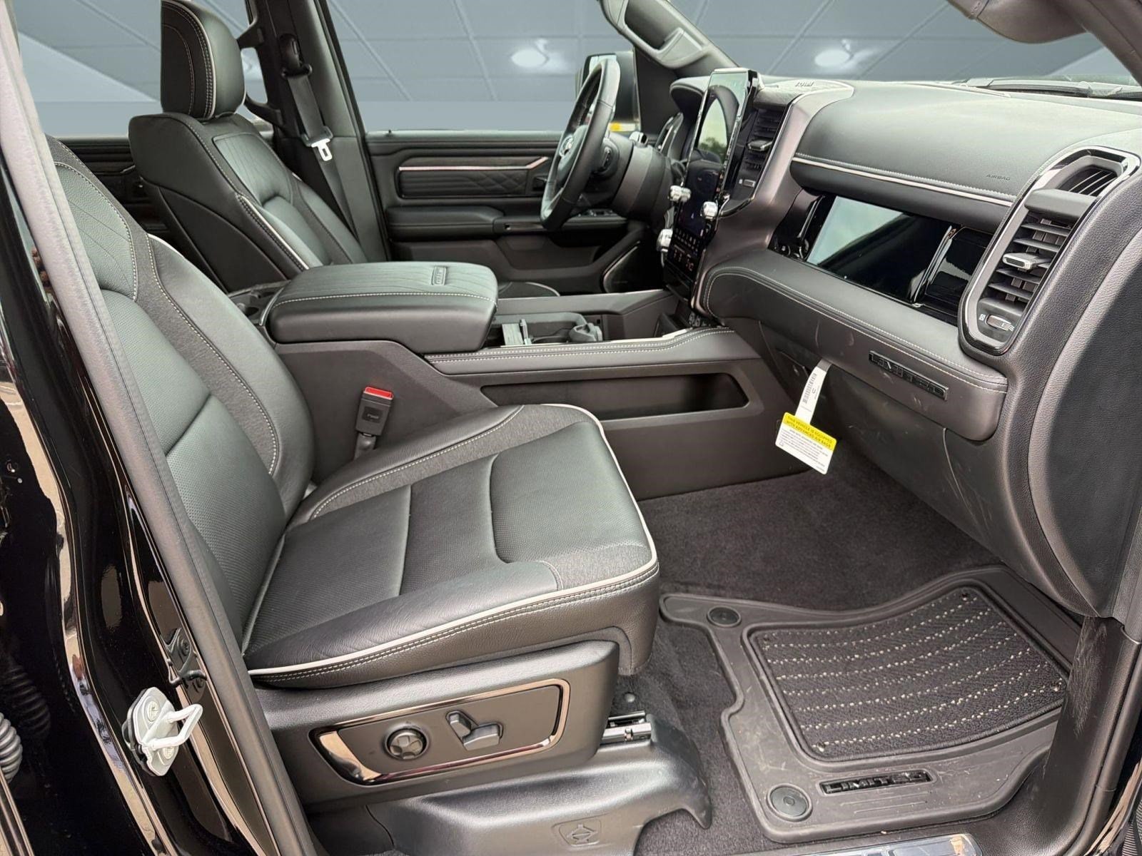 2026 RAM 1500 Limited - Photo 30