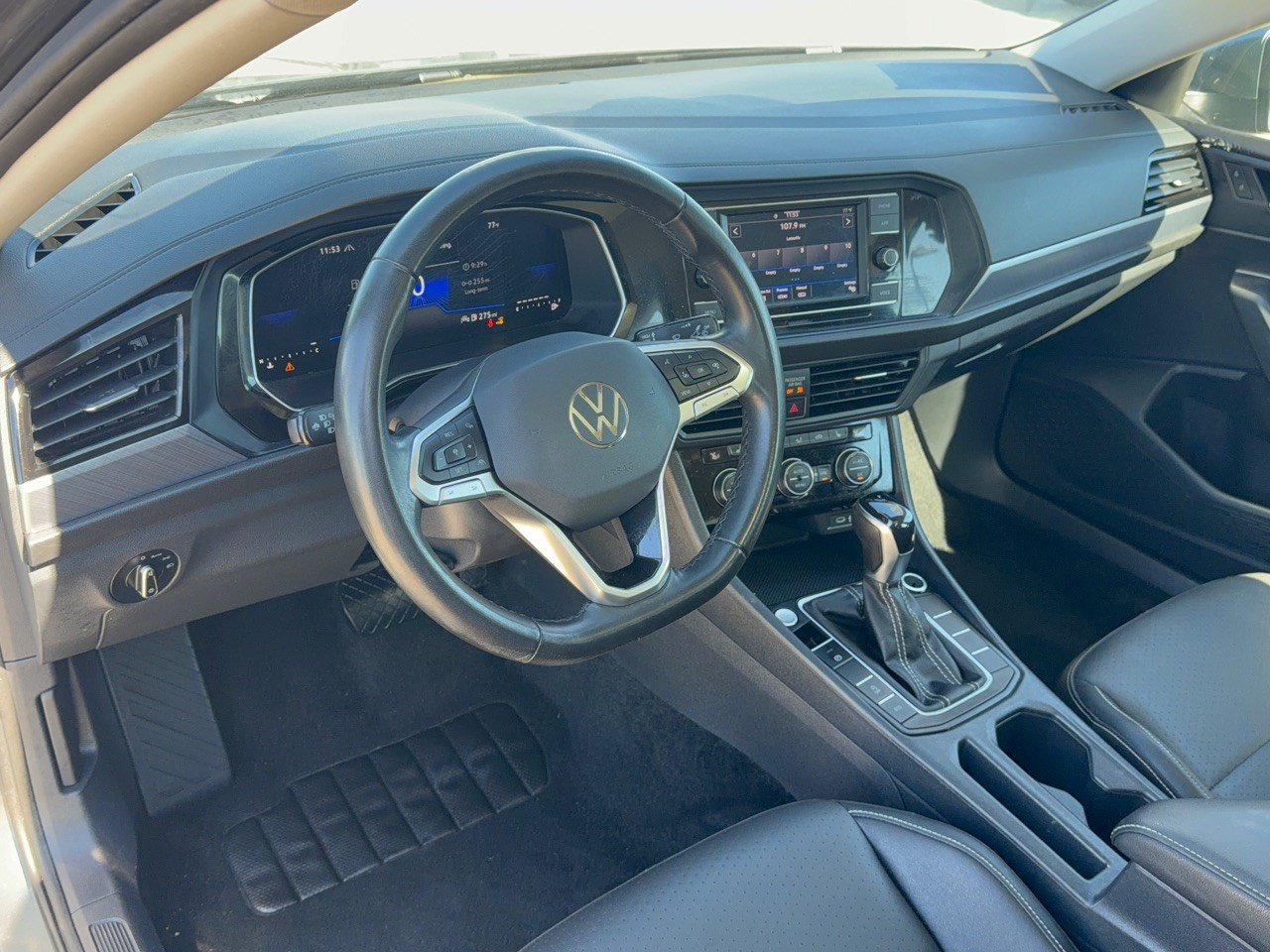 Used 2024 Volkswagen Jetta SE Sedan