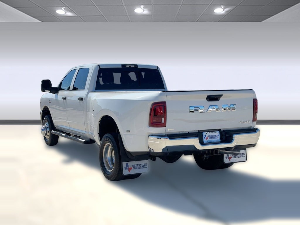 New 2026 Ram 3500 TRADESMAN CREW CAB 4X4 8' BOX Pickup