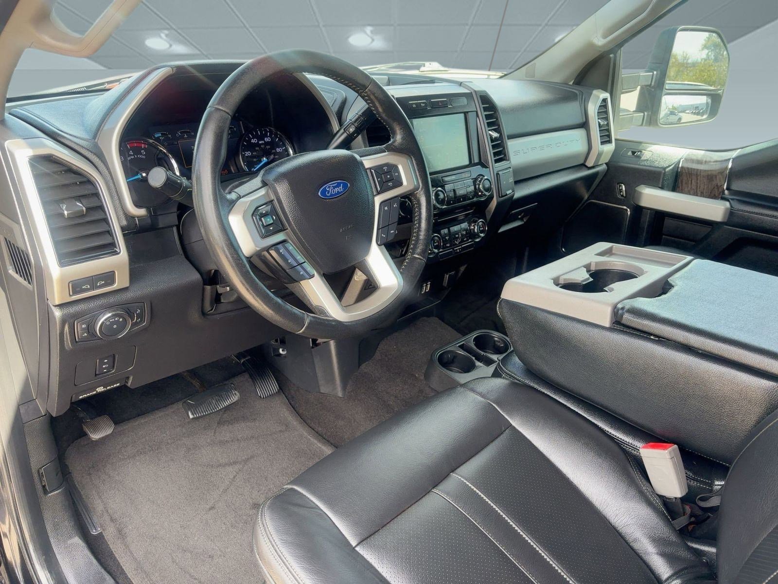 2018 Ford F-250 Lariat photo 4