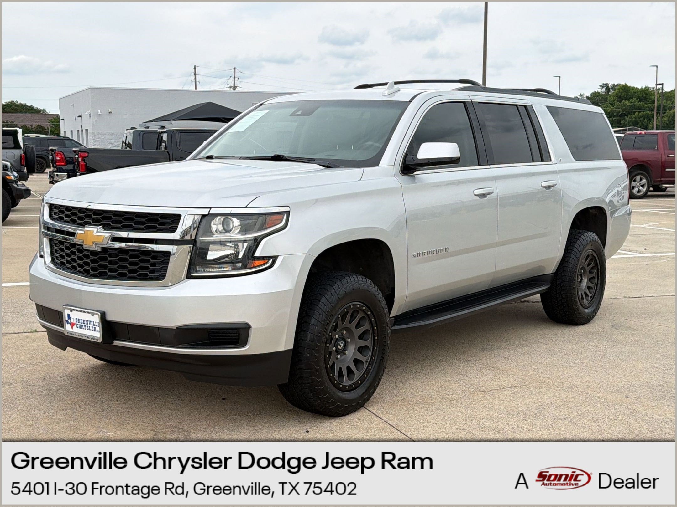 2019 Chevrolet Suburban 2WD 1500 LT's photo