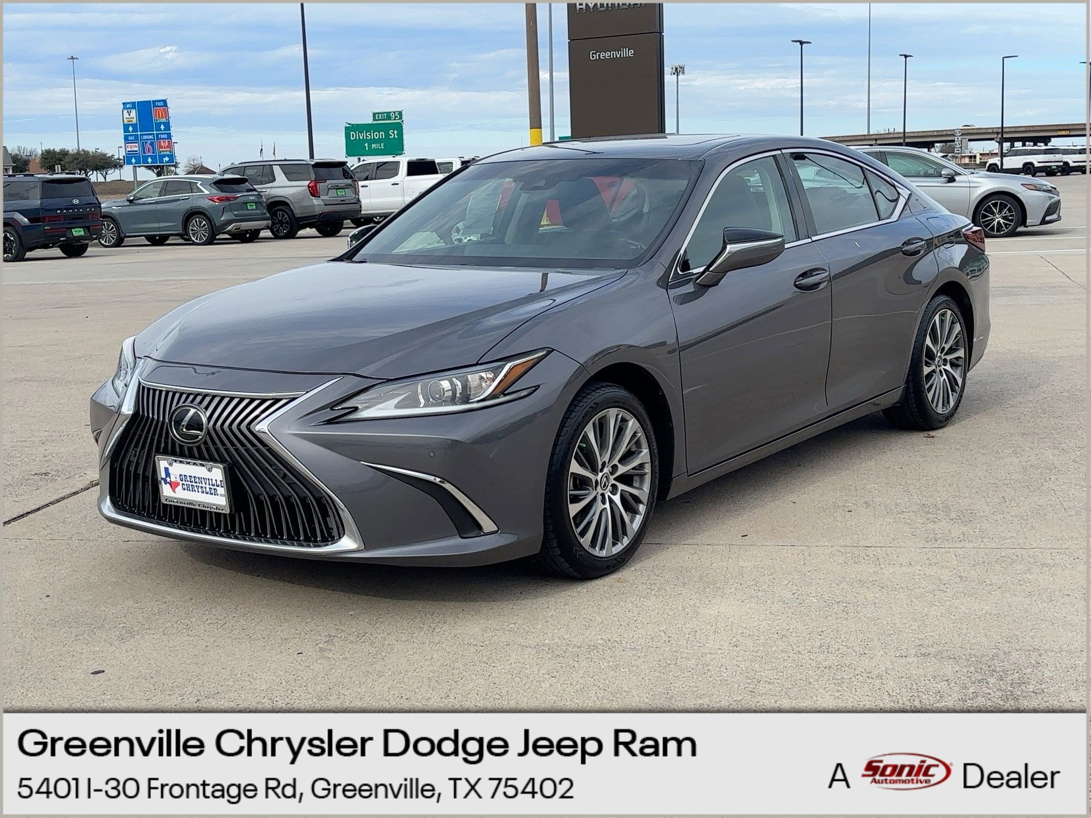 2019 Lexus ES 350's photo