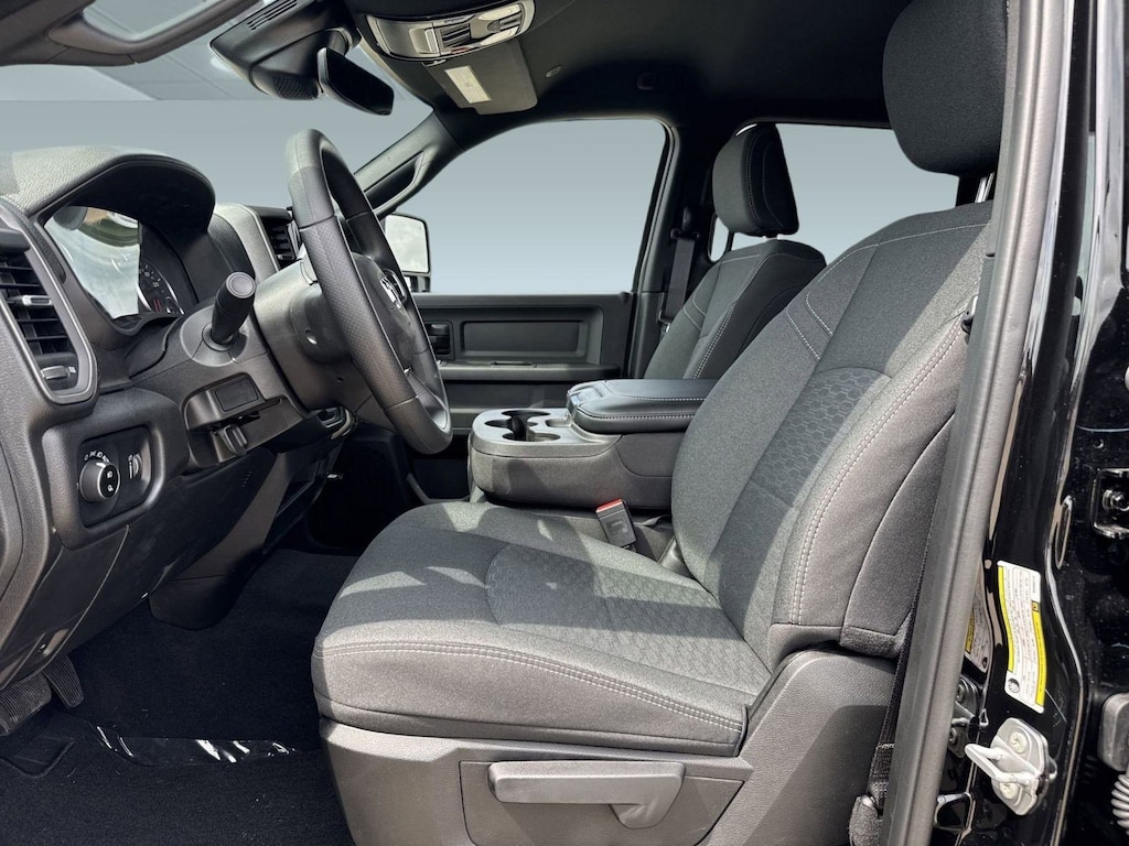 New 2025 Ram 2500 TRADESMAN CREW CAB 4X4 6'4 BOX Pickup