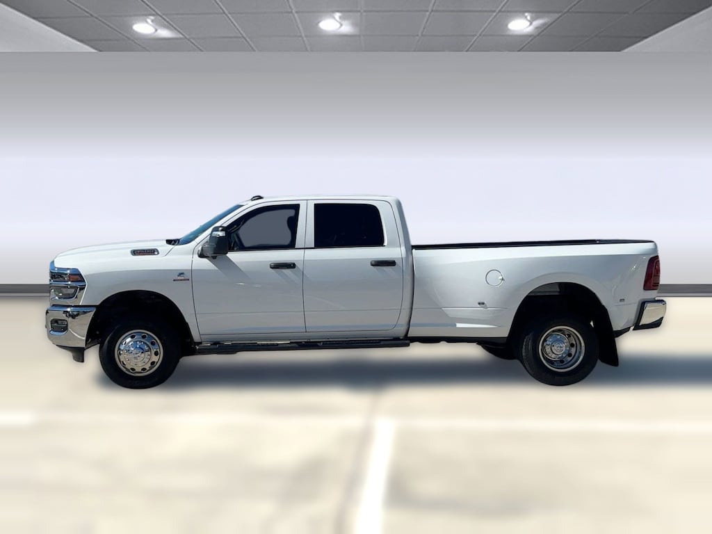 New 2026 Ram 3500 TRADESMAN CREW CAB 4X4 8' BOX Pickup